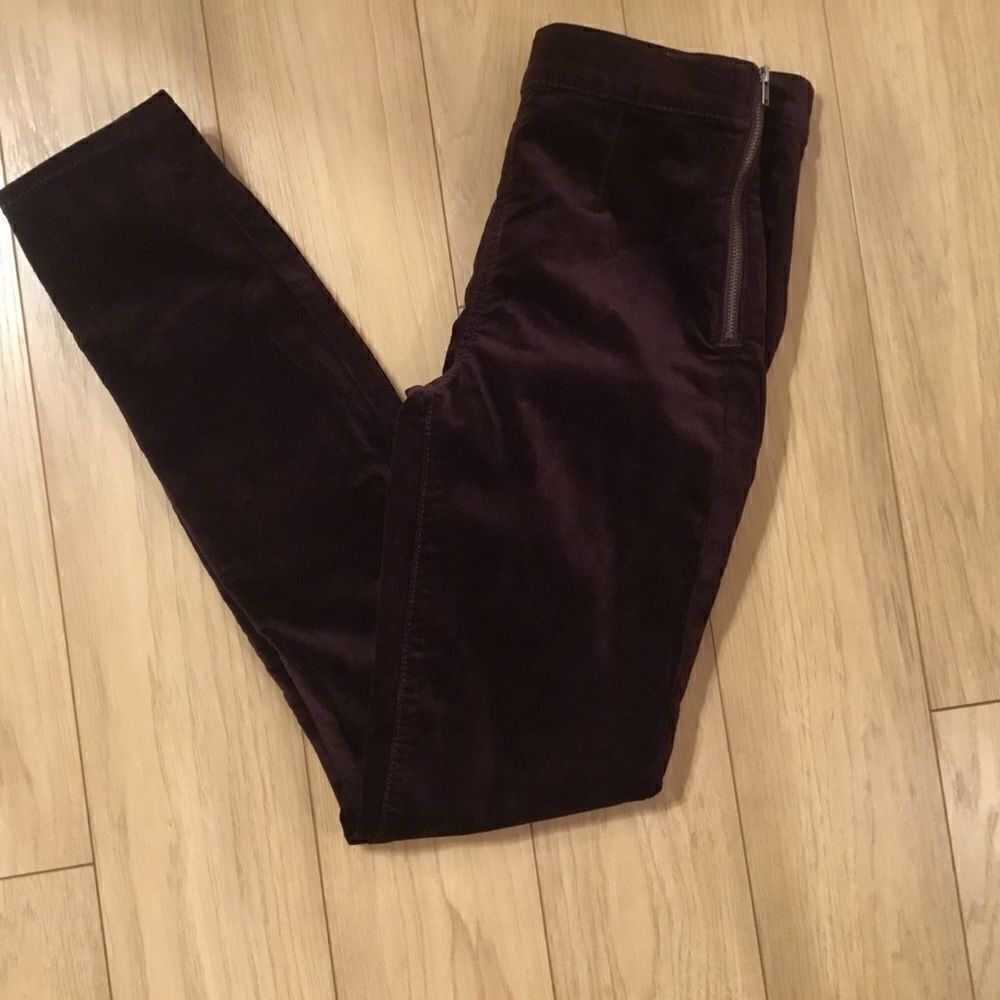 NWOT. Gap1969 Brand Plum Straight Legging Size 24r (waist) X 27 (length) = Sz 0